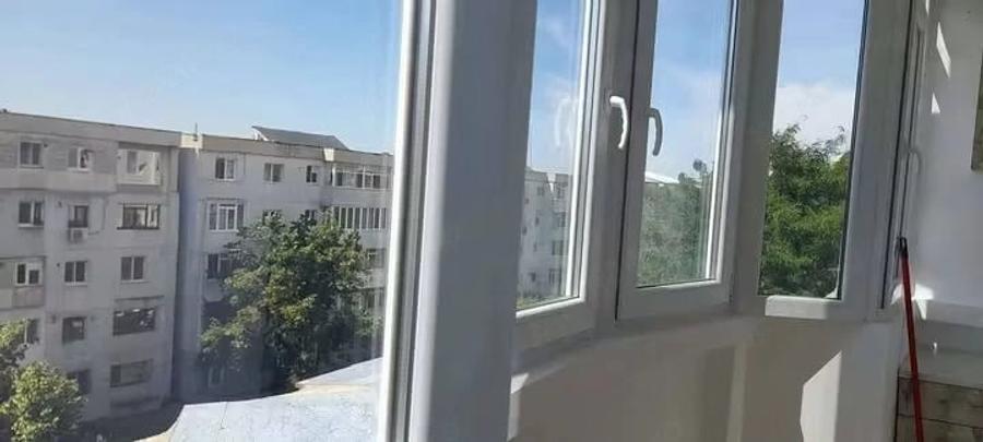 Apartament cu 2 camere decomandat în Micro 20