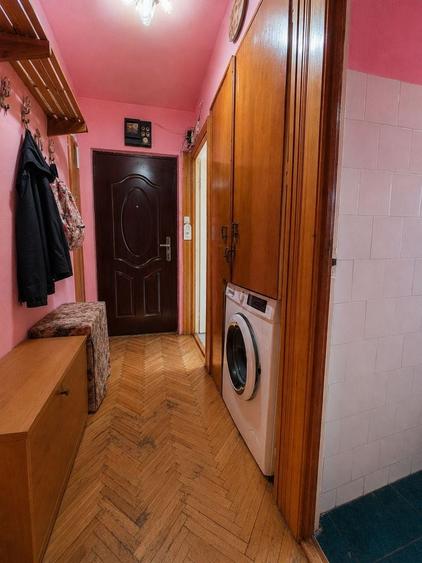 Apartament cu 2 camere semidecomandat, mobilat în Valenta