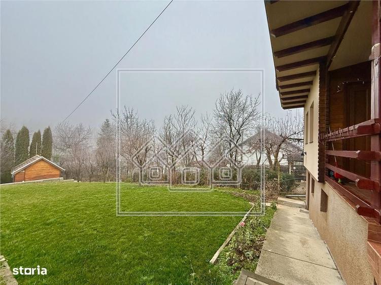 Casă cu 4 camere cu Teren 500 Mp în Sadu
