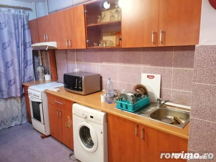 Garsonieră decomandată în Lipovei
