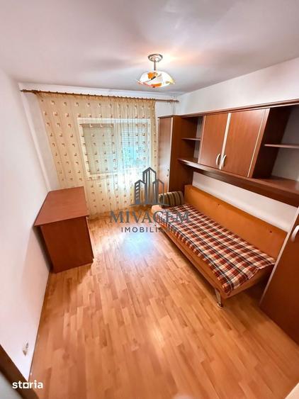 Apartament cu 4 camere decomandat în Calea București