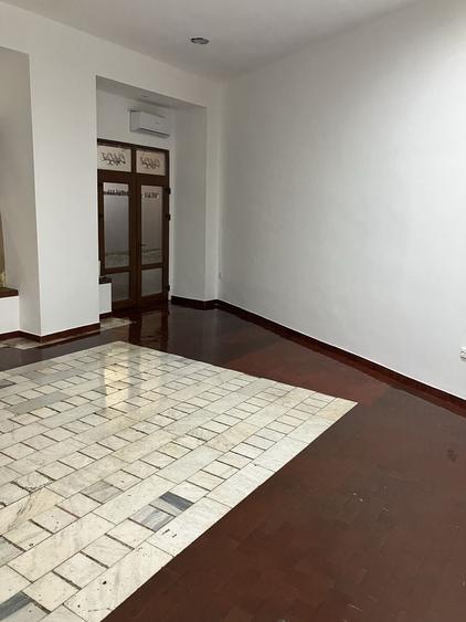 Spațiu comercial, de 70 mp, în Piața Centrală