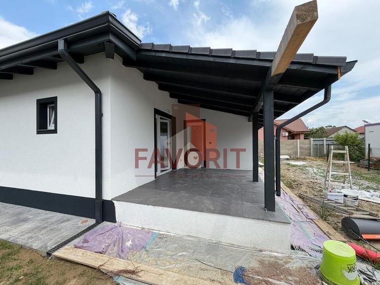 Duplex cu 3 camere cu Canalizare în Sânmihaiu Român