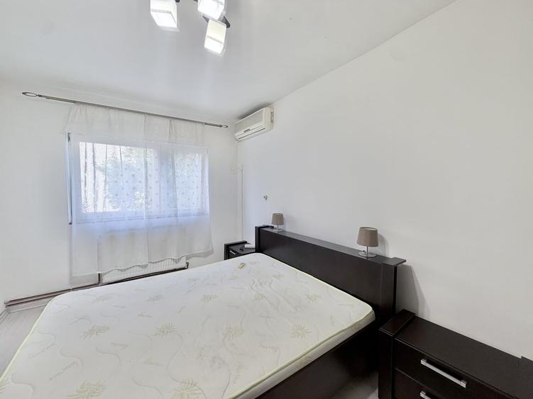 Apartament cu 3 camere semidecomandat, mobilat în Dâmbovița