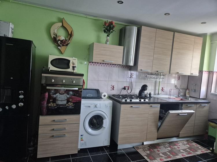 Apartament cu 2 camere în Coman