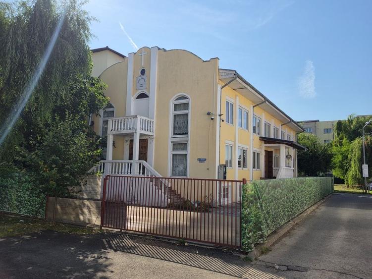 Spațiu comercial, de 440 mp, în Exterior Vest