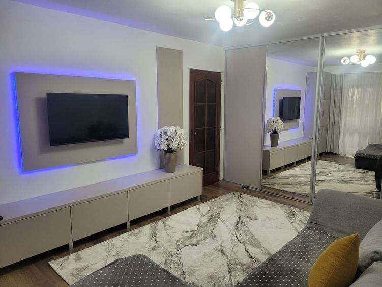 Apartament cu 2 camere decomandat în Central