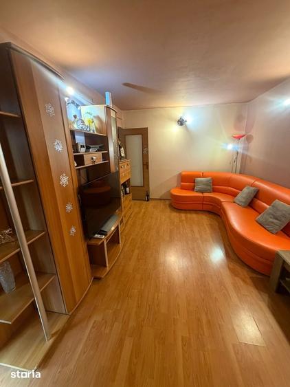 Apartament cu 3 camere decomandat în 9 Mai