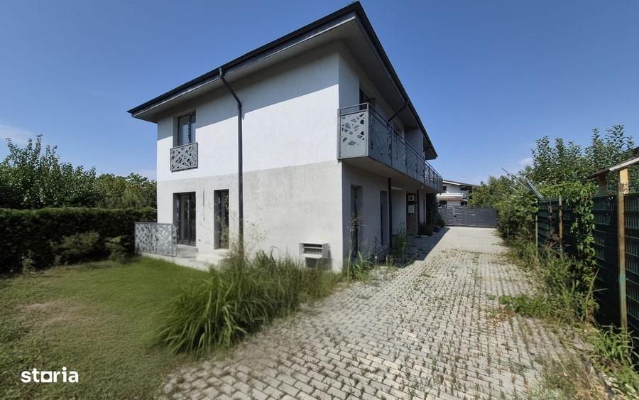 Casă cu 4 camere în Odăile