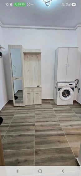 Garsonieră decomandată în Apărătorii Patriei
