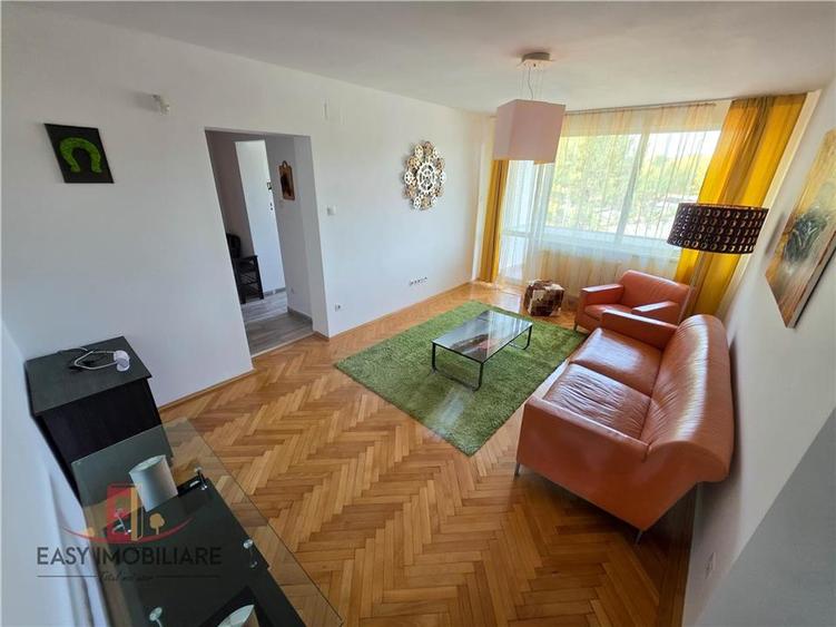 Apartament cu 3 camere decomandat în Aleea Carpați