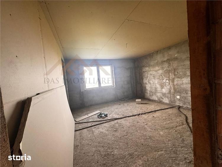 Casă cu 4 camere cu Teren 2341 Mp în Cicârlău