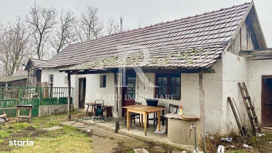 Casă cu 4 camere în Santăul Mare