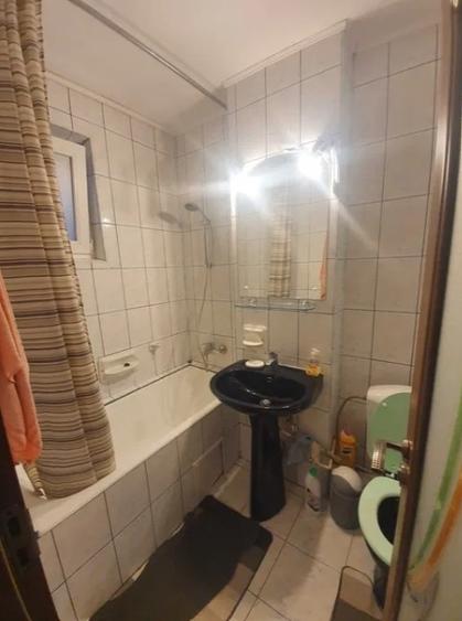 Apartament cu 2 camere decomandat în Podu Roș