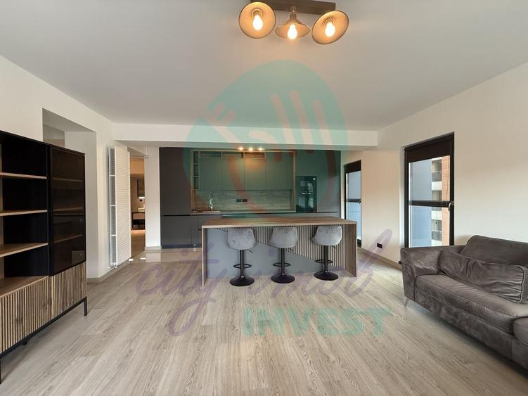 Apartament cu 3 camere semidecomandat, mobilat în Decebal