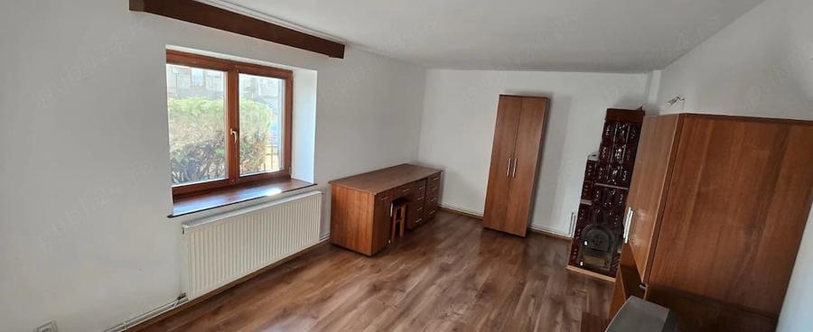 Casă cu 1 camere cu Teren 400 Mp în Central
