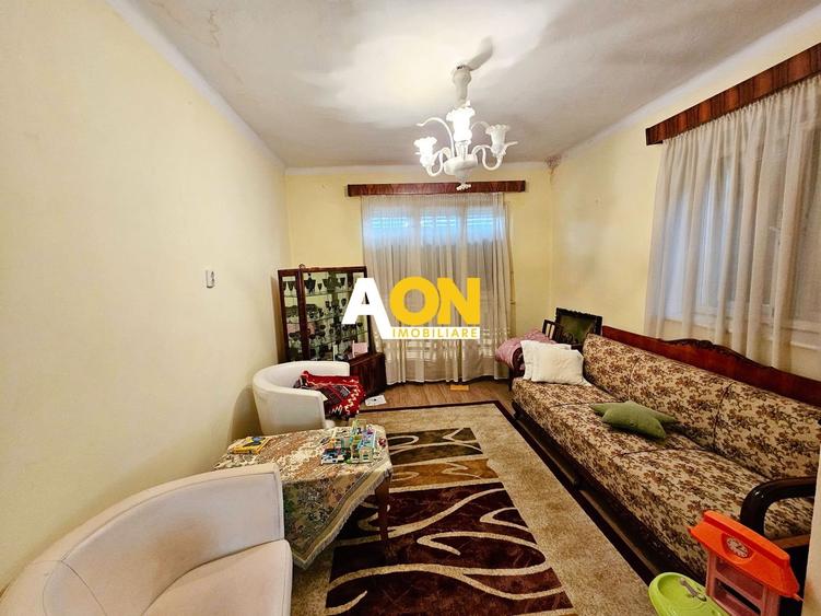 Casă individuală cu 4 camere cu Canalizare în Vințu de Jos