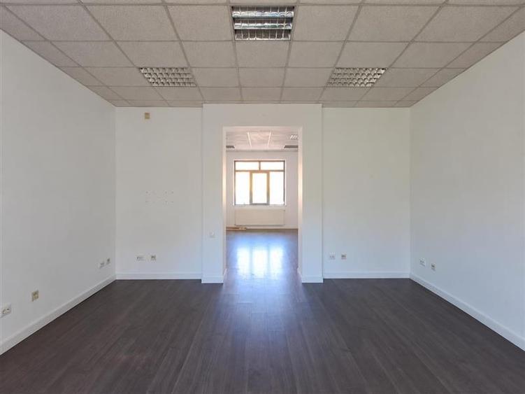 Birou, de 130 mp, în Semicentral