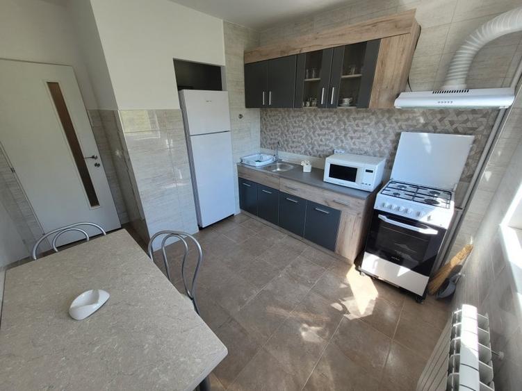 Apartament cu 3 camere decomandat în Politehnica