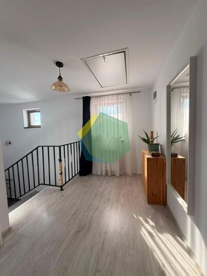 Casă individuală cu 3 camere cu Canalizare în Central