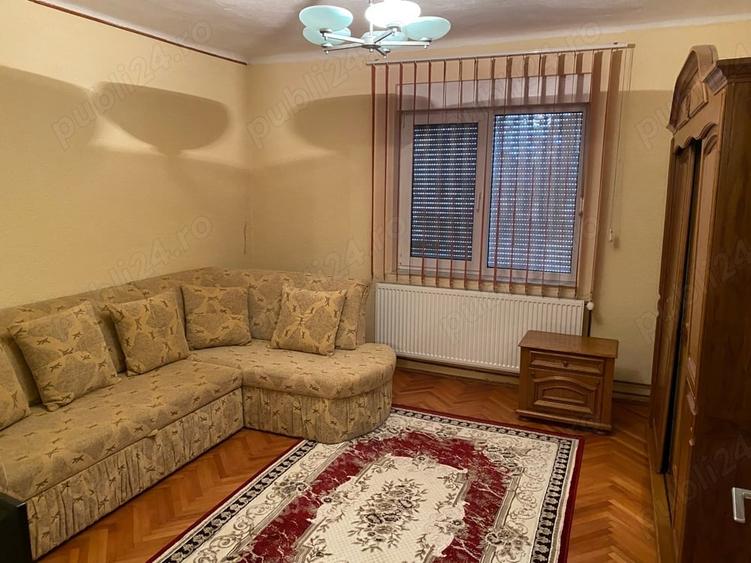 Casă cu 5 camere cu Teren 1348 Mp în Central