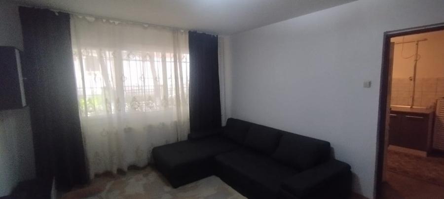 Apartament cu 2 camere semidecomandat în Podu Roș — fotografia 1