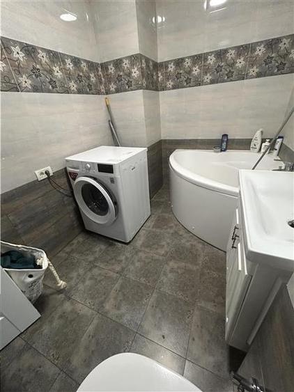Apartament cu 2 camere decomandat, mobilat în Far