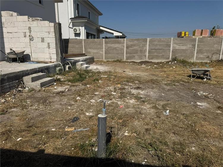Duplex cu 5 camere cu Canalizare în Moșnița Nouă