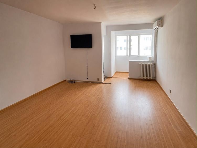 Garsonieră semidecomandată în Costin Georgian