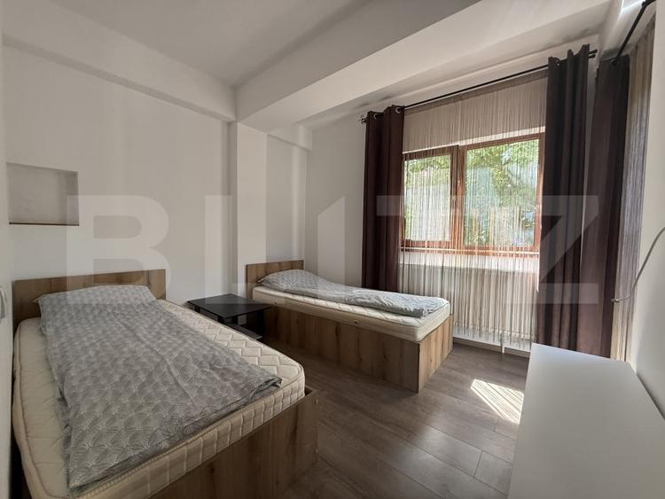 Casă individuală cu 7 camere cu Canalizare în Rovine