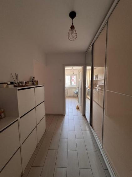 Apartament cu 2 camere decomandat, mobilat în 1 Mai