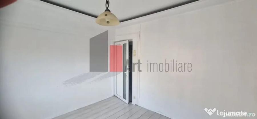 Apartament cu 2 camere semidecomandat în Moșilor