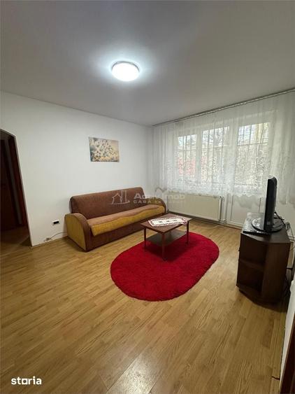 Apartament cu 3 camere semidecomandat în Luncă
