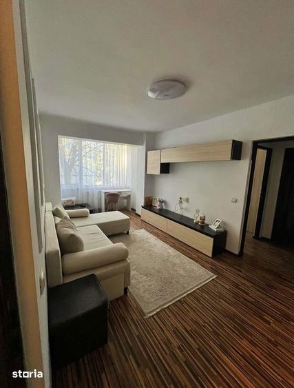 Apartament cu 2 camere semidecomandat, mobilat în Central