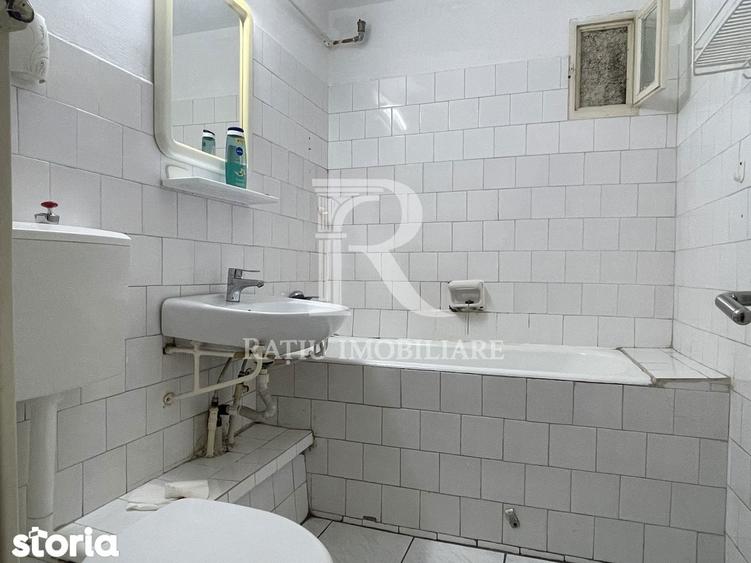 Apartament cu 3 camere în Decebal