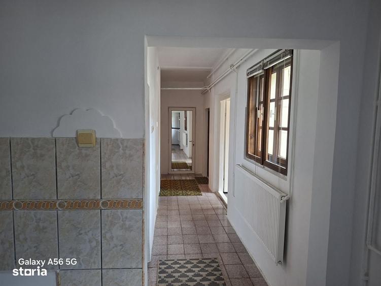 Casă cu 4 camere cu Teren 480 Mp în Chitila