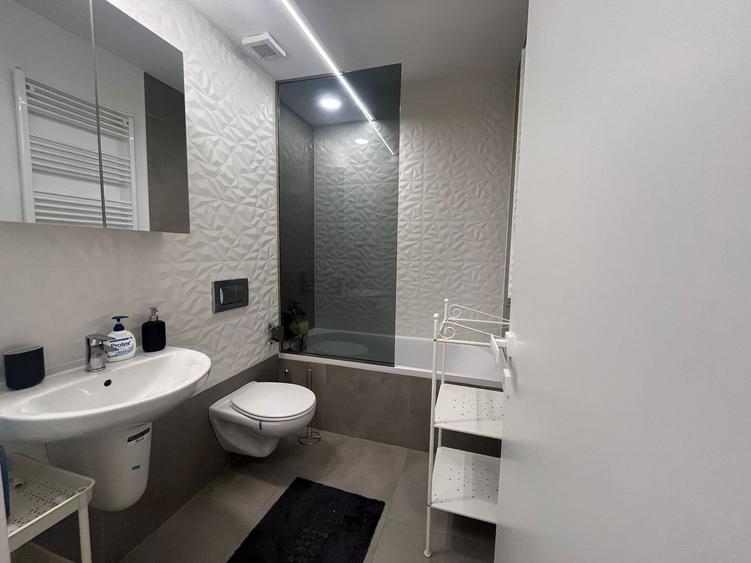 Apartament cu 3 camere decomandat, mobilat în Pipera