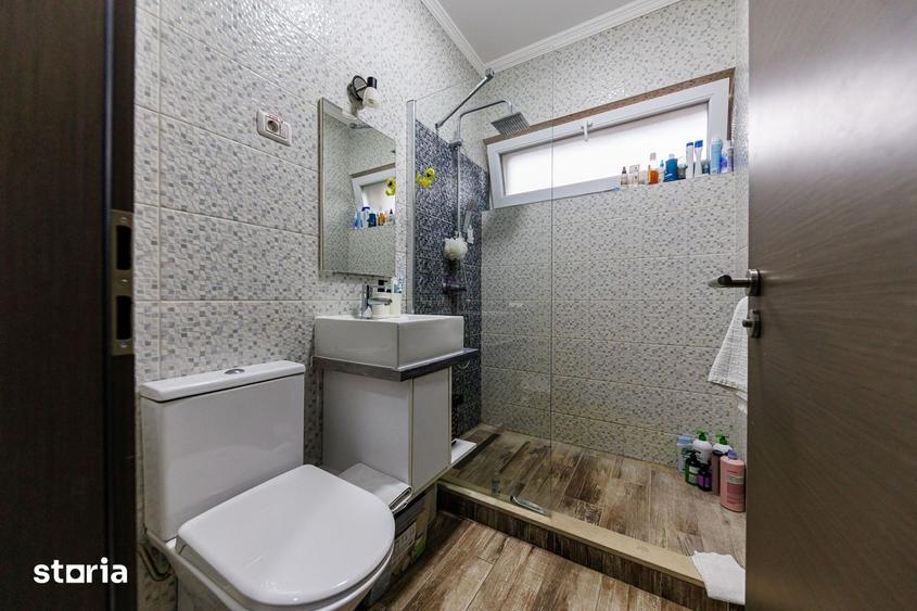 Casă cu Teren 1670 Mp în Giarmata
