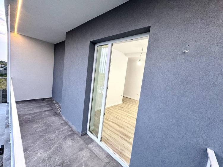 Duplex cu 4 camere cu Canalizare în Aeroport