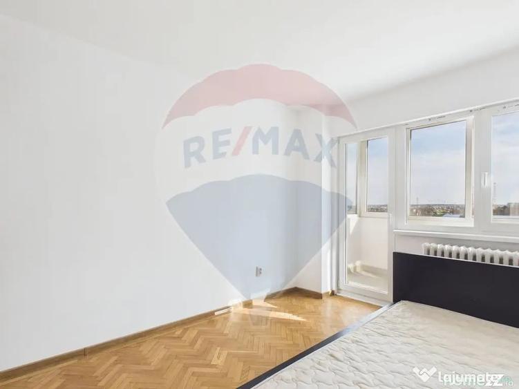 Apartament cu 3 camere decomandat în Lacul Tei