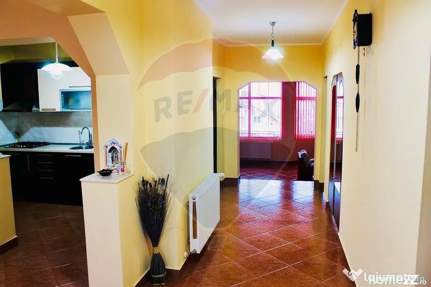 Casă cu 6 camere cu Teren 719 Mp în Oncea