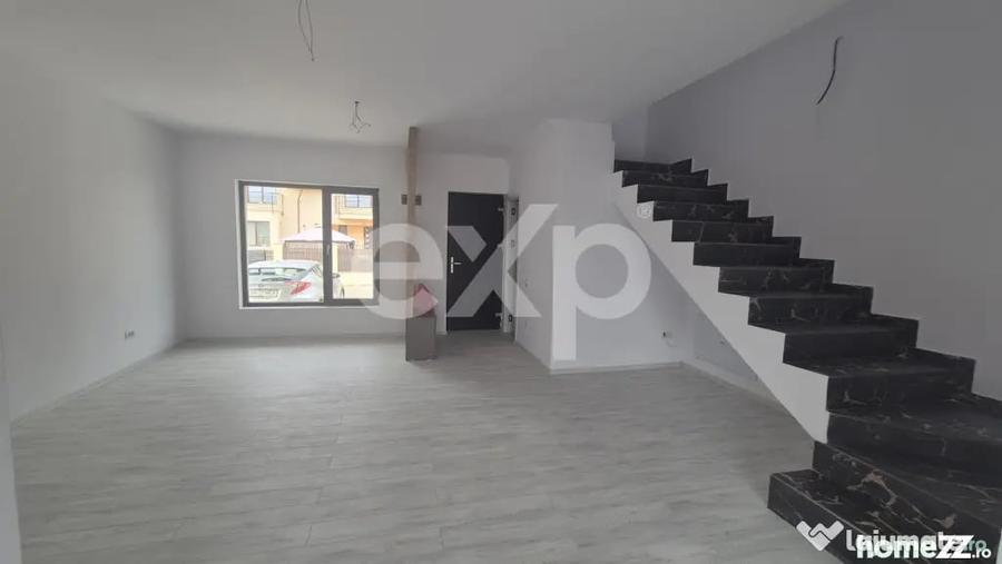 Casă cu 4 camere cu Teren 250 Mp în Trivale