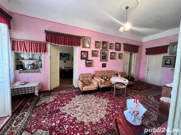 Casă cu 4 camere în Plopana