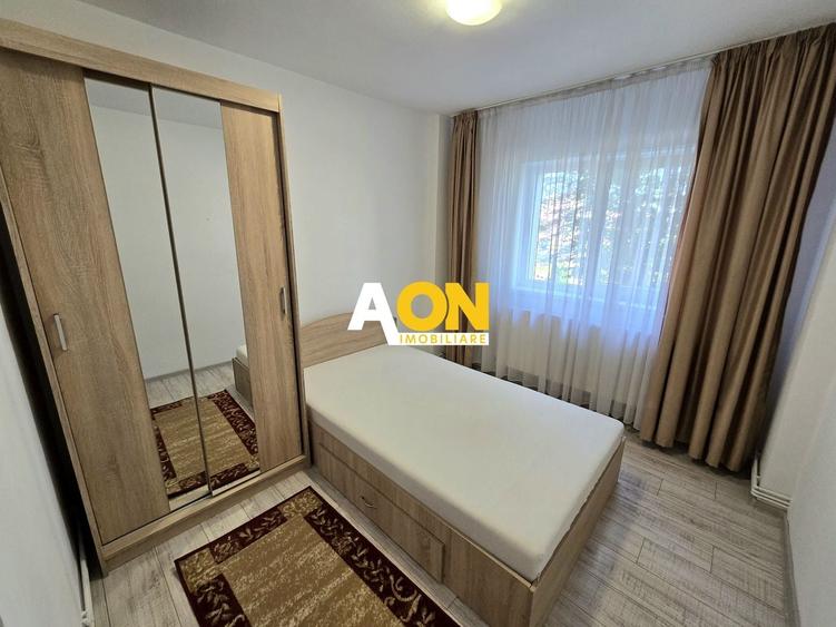 Apartament cu 4 camere decomandat, mobilat în Cetate