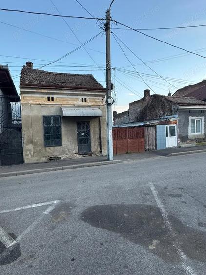Casă cu Teren 430 Mp în Central