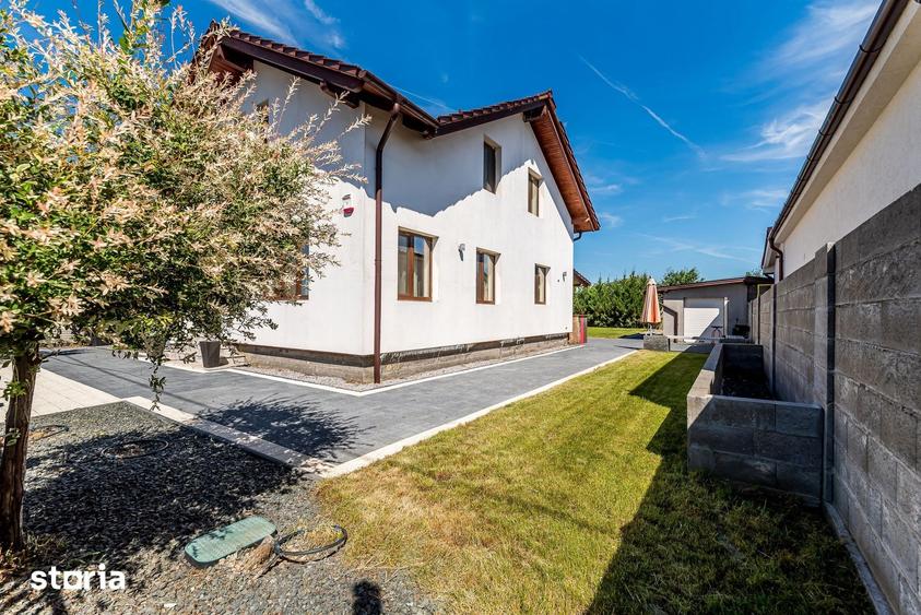 Casă cu 5 camere cu Teren 701 Mp în Vladimirescu