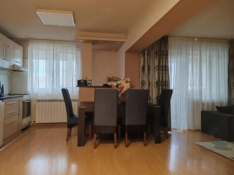 Apartament cu 4 camere decomandat în Micro 20