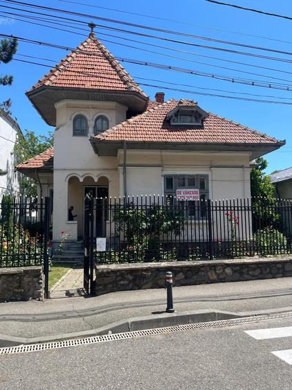 Casă cu 4 camere în Exterior Vest
