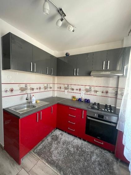 Apartament cu 2 camere semidecomandat, mobilat în Central