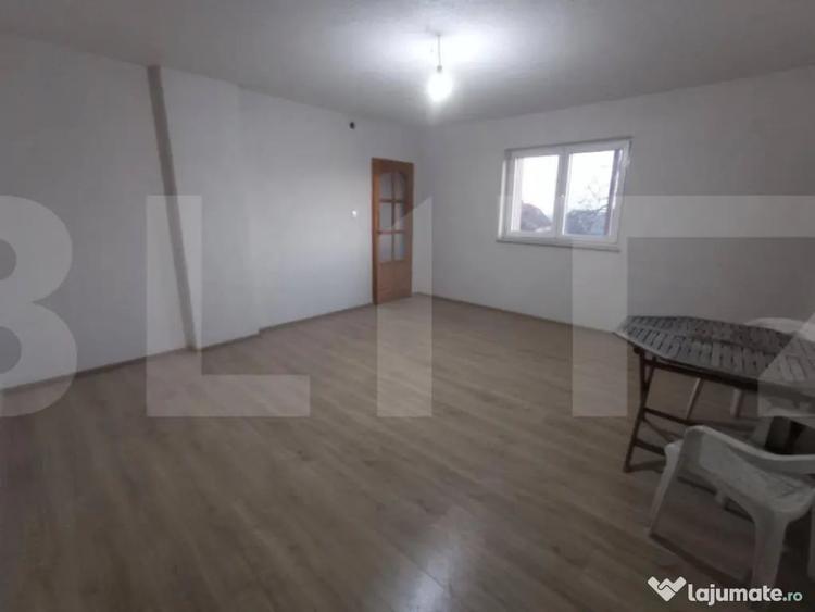Casă cu 5 camere cu Teren 486 Mp în Petriceni